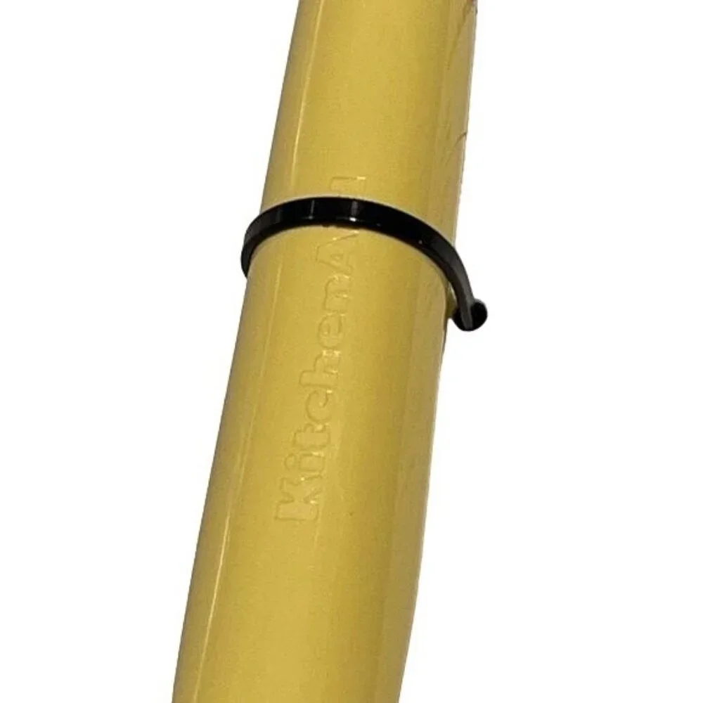 Kitchenaid Yellow‎ Euro Peeler Model # KE1120HYLA New With Tags!